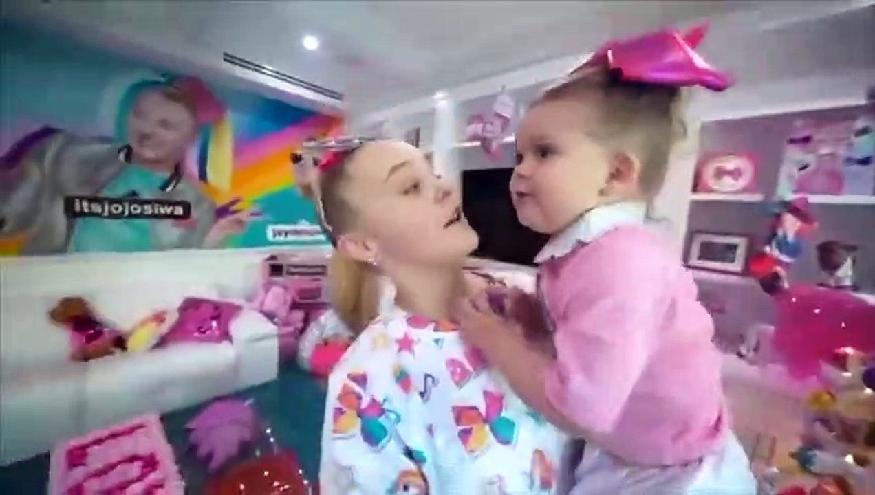 TESTING JOJO SIWA BATH TOYS! - JoJo Siwa
