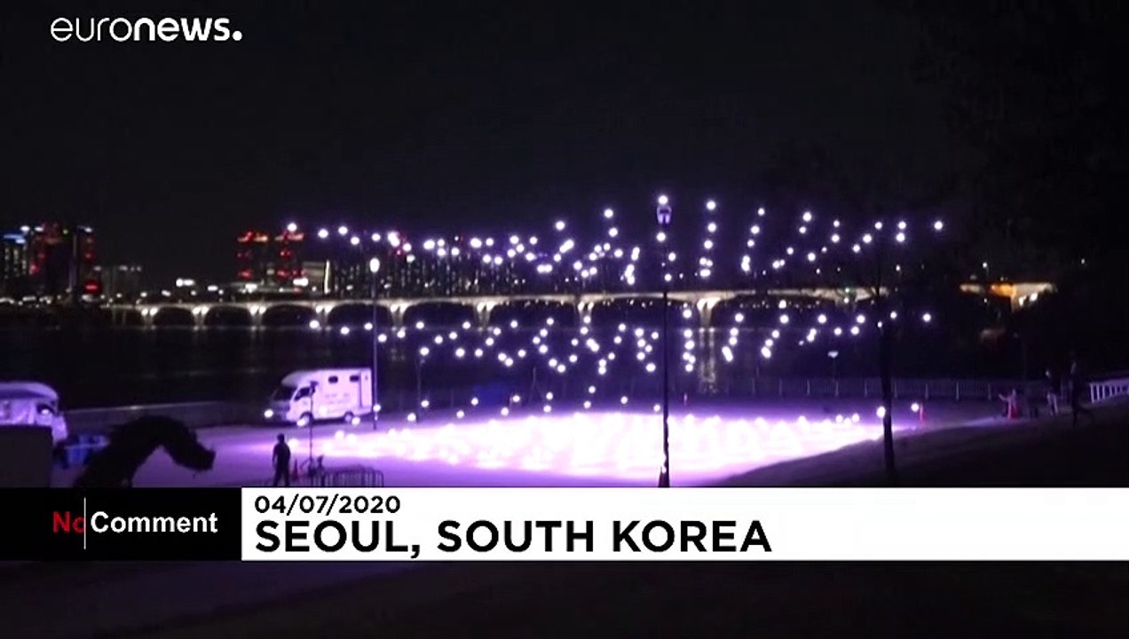 Espectáculo de luces con drones en Corea del Sur con mensajes sobre el coronavirus