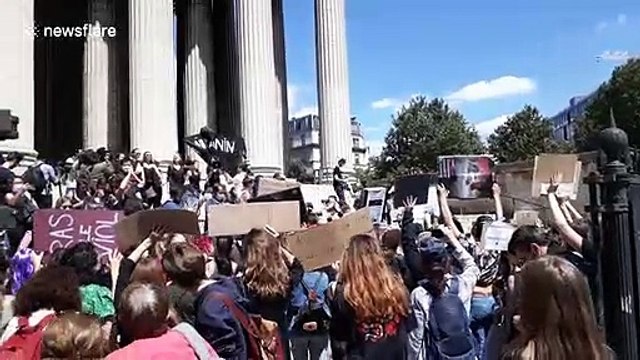 Protesters demonstrate against French ministers' appointments in Paris