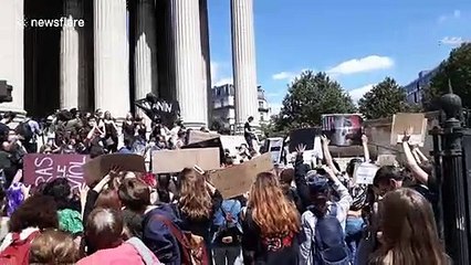 Protesters demonstrate against French ministers' appointments in Paris