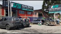 Após denúncia de desmanche de 'carros roubados', COPE fecha oficina mecânica e lacra loja de peças