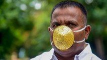 Hombre diseña cubrebocas de oro macizo para prevenir contagios