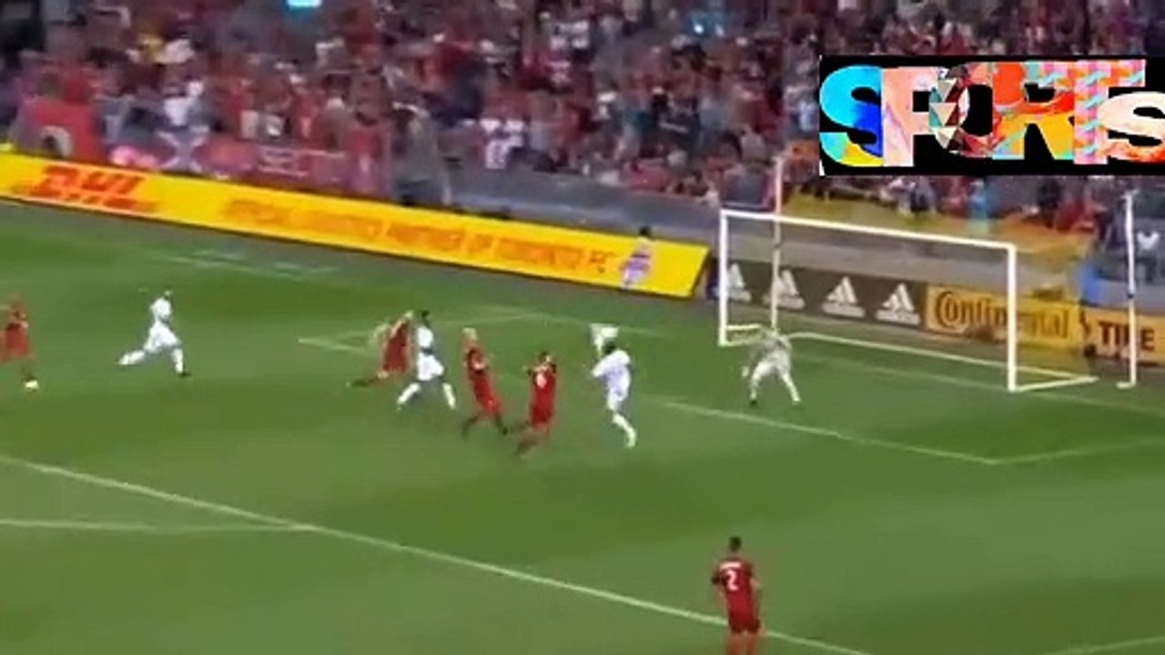 OMG  Best skills In Football Match