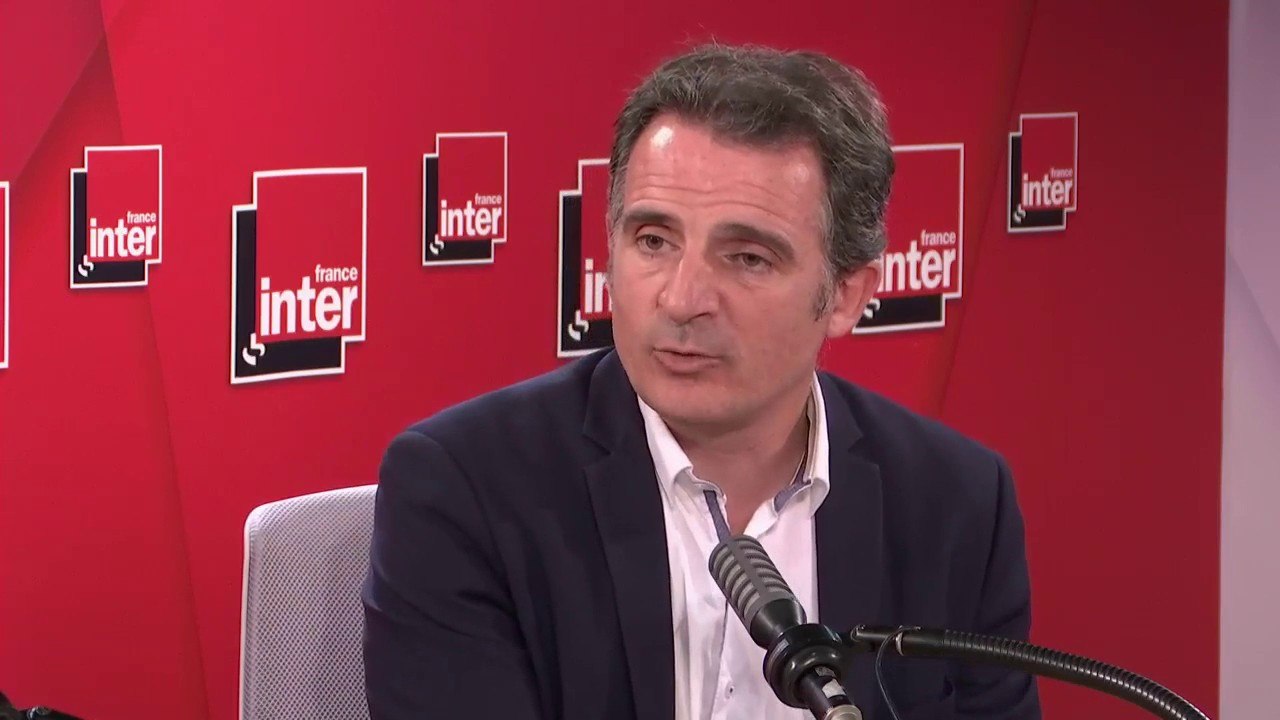 Éric Piolle, maire EELV de Grenoble  estime que les plans sociaux dans l'aviation sont "un trompe-l'oeil" face au "plan social d'envergure qui arrive chaque année pour les paysans"