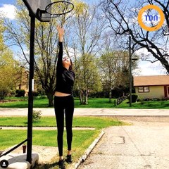 Ce mannequin de 208 cm a des jambes de 134 cm