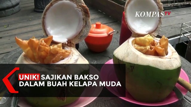 Unik! Makan Bakso Dalam Buah Kelapa Muda