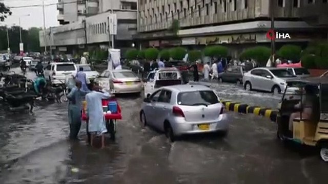 Pakistan'da sel felaketi: 9 ölü