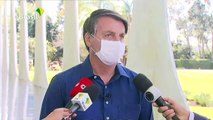 Demandan a Bolsonaro por quitarse la mascarilla ante periodistas mientras confirmaba su contagio