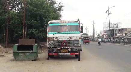 आगरा में सड़क किनारे सो रहे लोगों को ट्रक ने कुचला, 5 की मौत