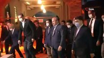 TBMM Başkanı Şentop Hacı Bayram Veli Camisi'nde namaz kıldı