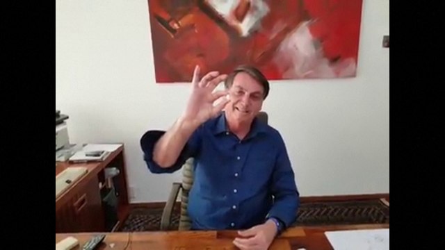 Testé positif au coronavirus, Jair Bolsonaro se filme en train de prendre de l'hydroxychloroquine