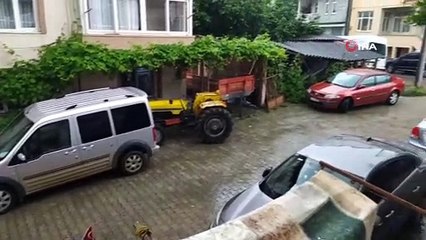 Dolu Yağışı Araçların Üzerine Halı Serdirdi