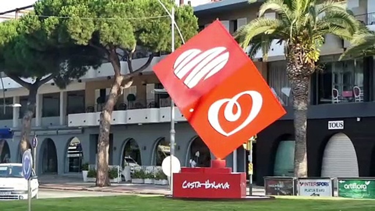 ESPAGNE.PLAYA de  ARO "dans le monde d'aprés". 07.2020  (Hd 1080)