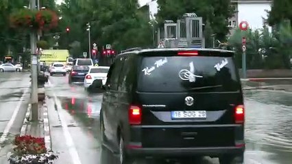 Sağanak yağış İnegöl’de yolları göle çevirdi