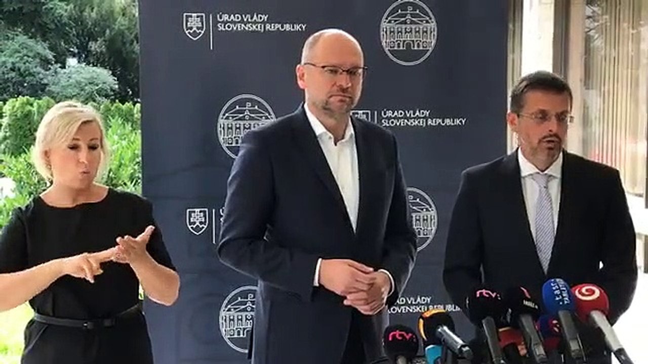 ZÁZNAM: Brífing ministra hospodárstva R. Sulíka