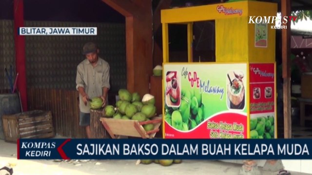 Unik! Sajikan Bakso Di Dalam Kelapa Muda