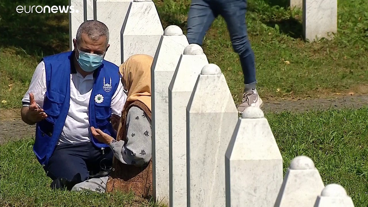 Srebrenica: trauerfeier in opfergedenkstätte potočari