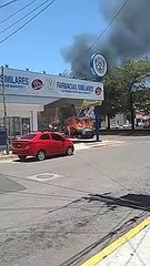 Se incendia patrulla de la Policía Investigadora en Culiacán