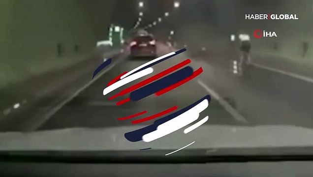 Tünel içinde bisikletliyi yol kenarına böyle savurdu