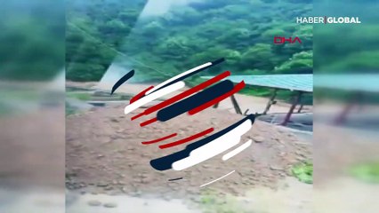 Sağanak yağış Trabzon'da heyelana neden oldu, Rize'de sahil yolunu su bastı 