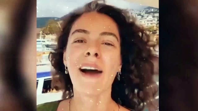 Özge Özpirinçci 'Kadın' dizisinin tanıtımı için İspanyolca mesaj