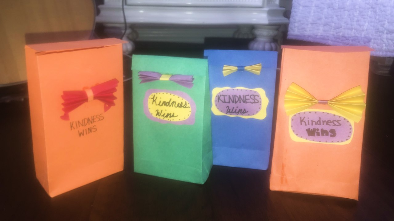 High School Students Launch “Kind Packs” Program