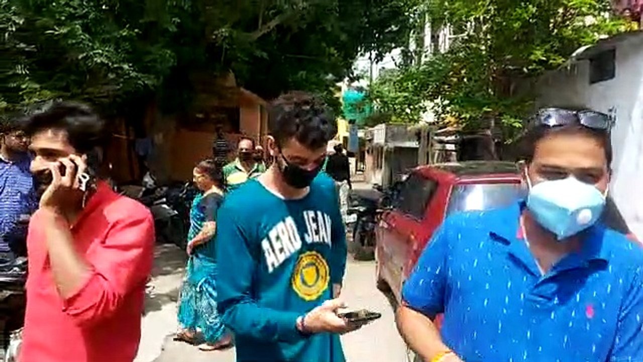 उज्जैन के लक्ष्मी नगर चौराहा पर पुलिस ने सेक्स रैकेट पकड़ा, दो महिला व 3 पुरुष हिरासत में