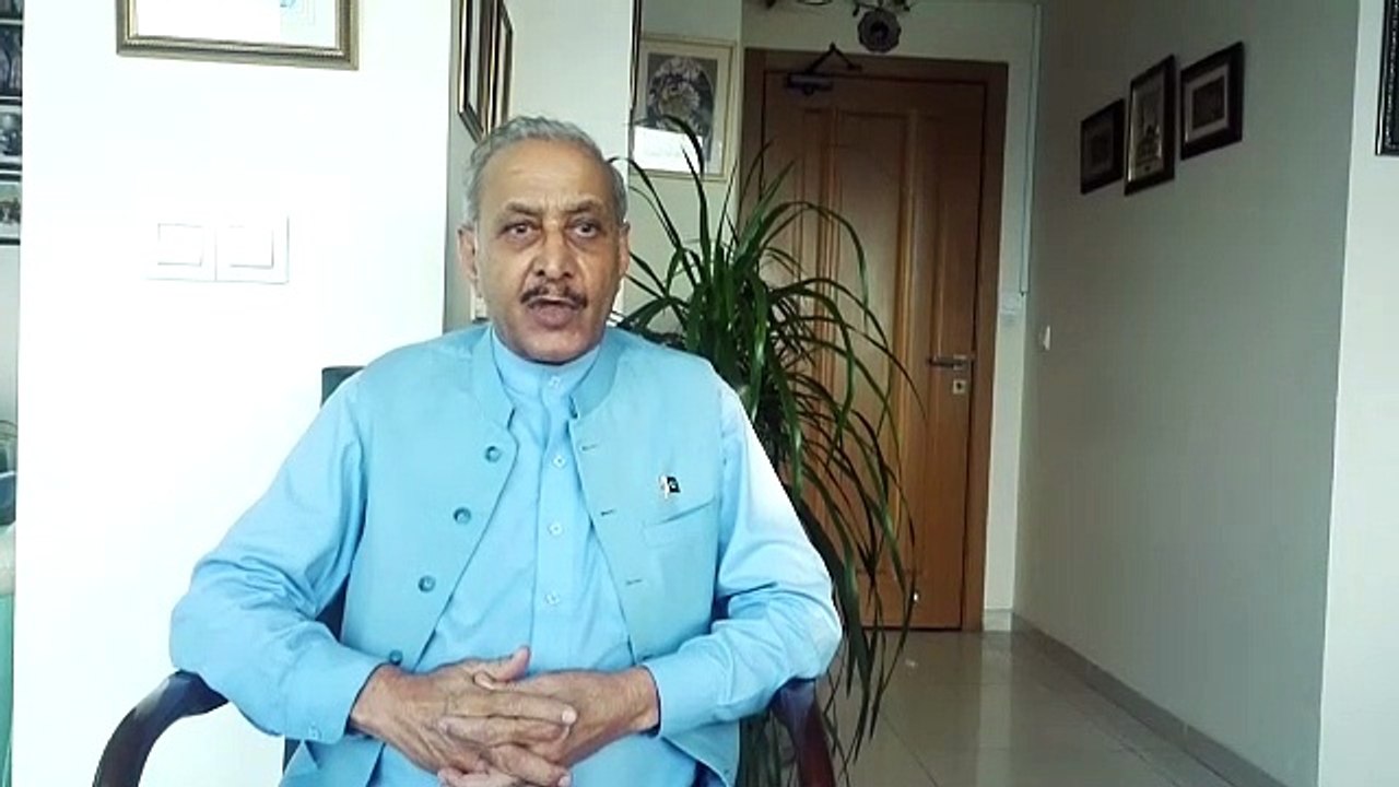 how to take interview?senior journalist describe