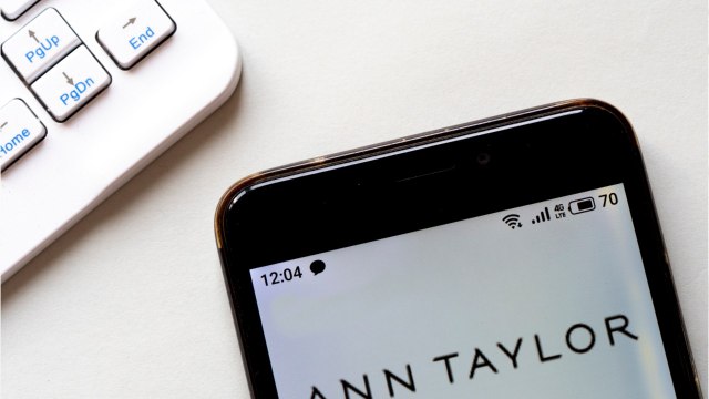Anne Taylor Parent Company To Close 1,200 Stores