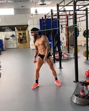 Sergio Ramos entrena hasta el cuello y Modric se burla de é