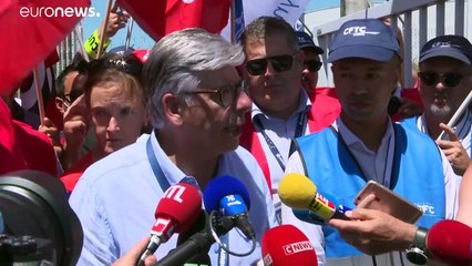 Centenares de trabajadores de Airbus protestan contra el plan social presentado por la empresa