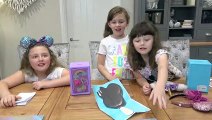 Sophia, Isabella e Alice e o Mistério do Cofre  de Unicórnio Mágico Minnie Mouse Disney