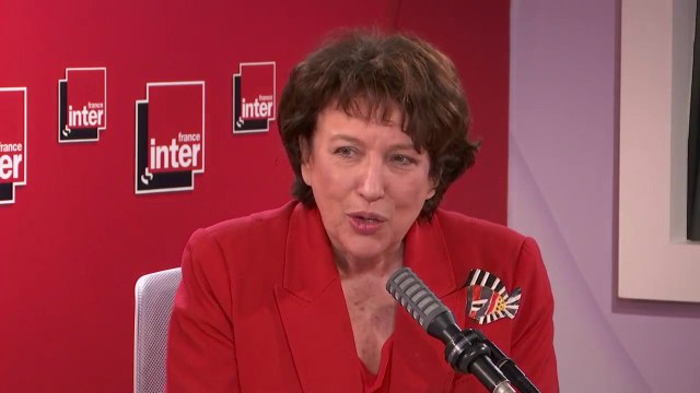 Roselyne Bachelot, ministre de la Culture : explique pourquoi elle a accepté ce poste : L'appétence pour la culture et puis la situation du pays, je me suis dit 'Je ne peux pas me défiler'