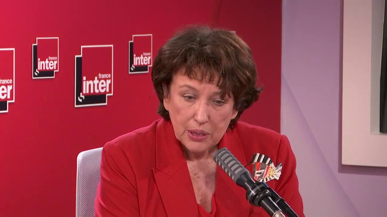 Roselyne Bachelot,ministre de la Culture à propos de la banderole Greenpeace déployée sur Notre-Dame contre l'inaction climatique d'Emmanuel Macron : "On doit respecter ce chantier"