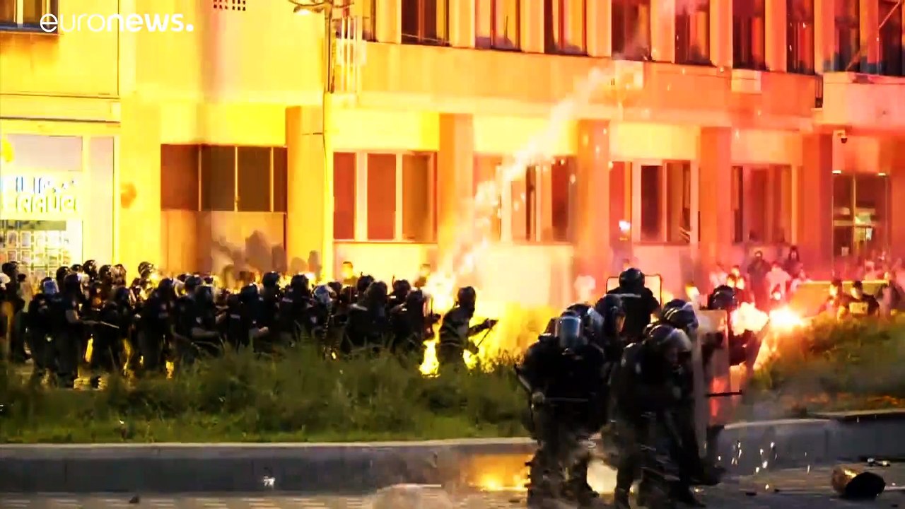 Serbien: Covid weiter Anlass für politische Proteste gegen Präsident Vučić