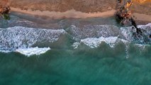 Relaxing waves on the beach Ocean sounds will help you relax