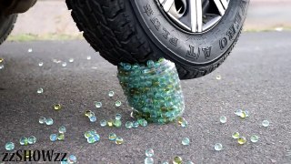 Aplastando Cosas Crujientes! 1000 Canicas VS Rueda de Coche