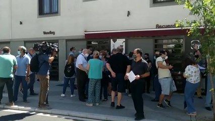 Télécharger la video: Comerciantes de Cáceres protestan ante posible peatonalización de la calle Parras