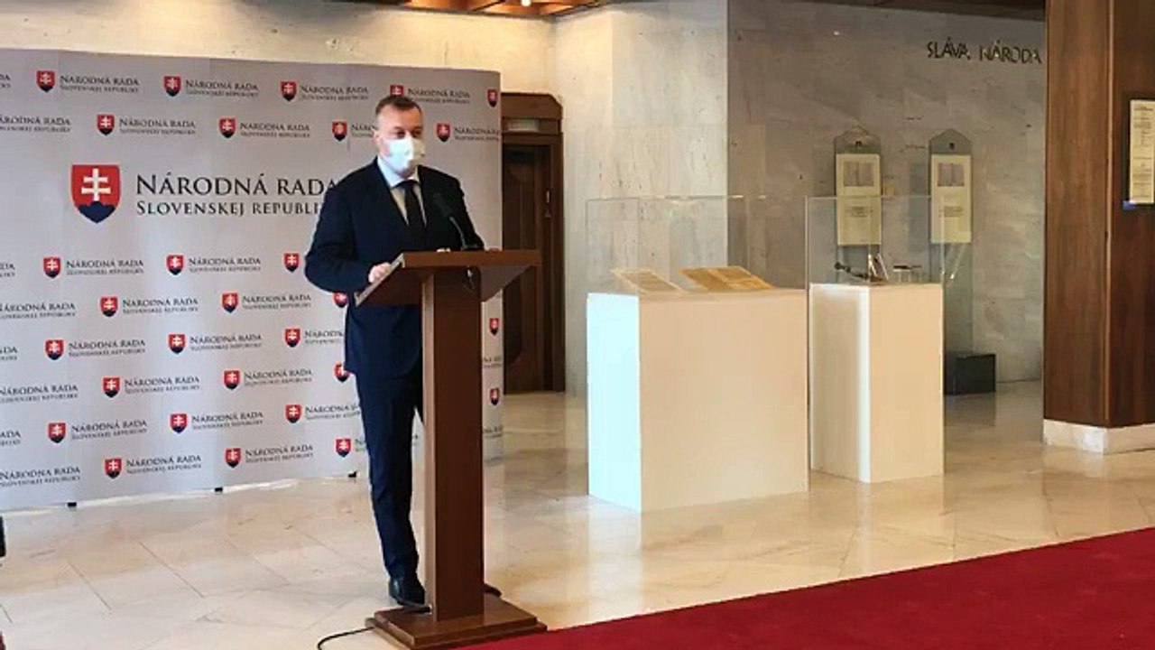 ZÁZNAM: Brífing ministra práce, sociálnych vecí a rodiny M. Krajniaka