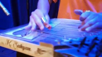 Antalya'nın temizlik işçilerinden beğeni rekoru kıran mini konser
