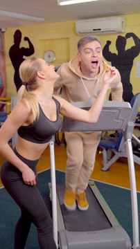 A funny video | Lets see who will win