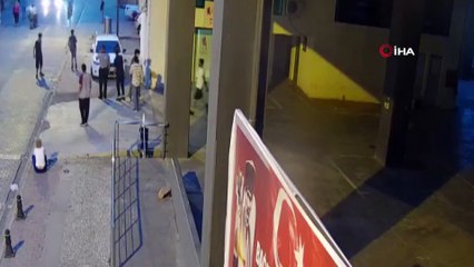 Kadının elindeki telefonu böyle çaldı