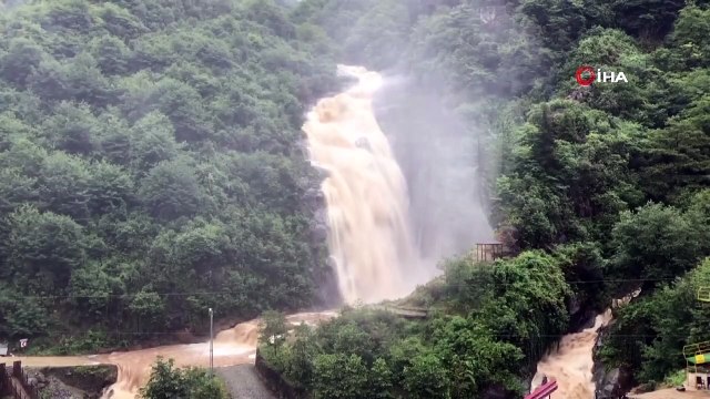 Turizm merkezi Ağaran Şelalesi yine taştı