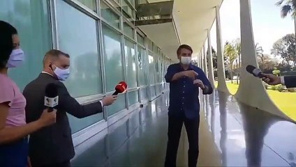 Brésil - Des journalistes portent plainte contre Jair Bolsonaro qui a retiré son masque en pleine interview le 7 juillet alors qu'il est contaminé par le Covid-19