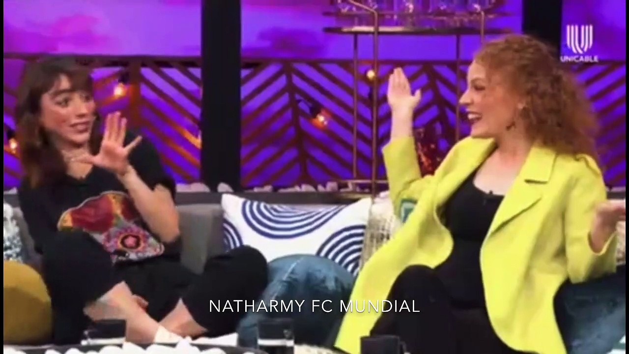Natalia Jiménez invitada en el programa "Netas Divinas" hablando de los diferentes tipos de amistad.