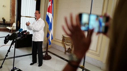 Cuba sigue "por el momento" como garante del proceso de paz en Colombia