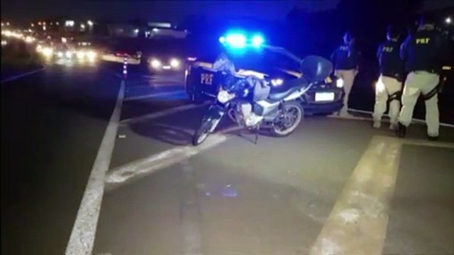Moto e caminhão colidem na BR-277, perto do Trevo Cataratas