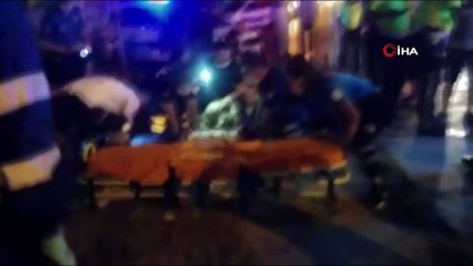 Beylikdüzü’nde otomobil tabela direğine çarptı: 4 yaralı