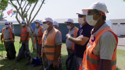 Sahili kirleten maske, plastik ve metal atıklar ile sigara izmaritleri toplanıp sergilendi