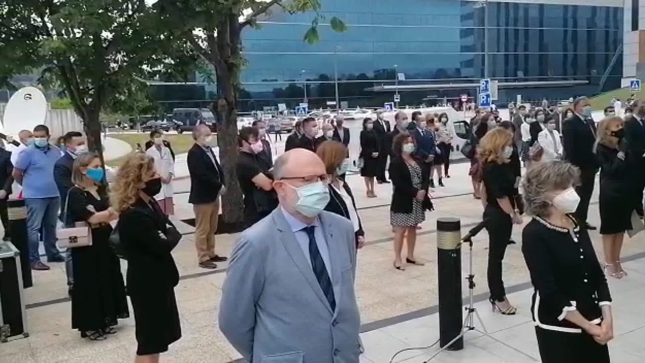 Himno de Asturias en el homenaje a las víctimas de coronavirus